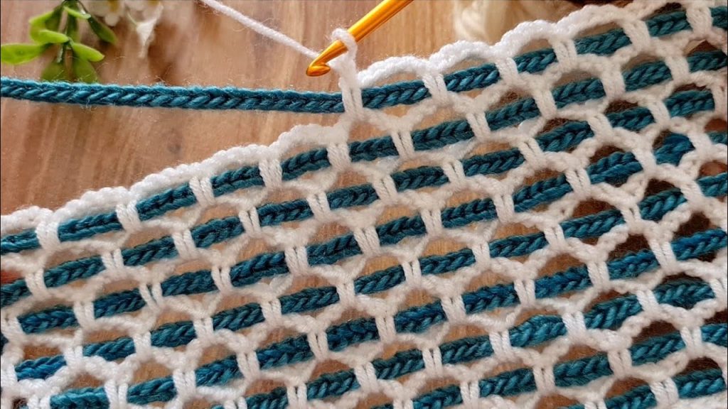 How to Crochet Easy Blanket Stitch for Beginners Today