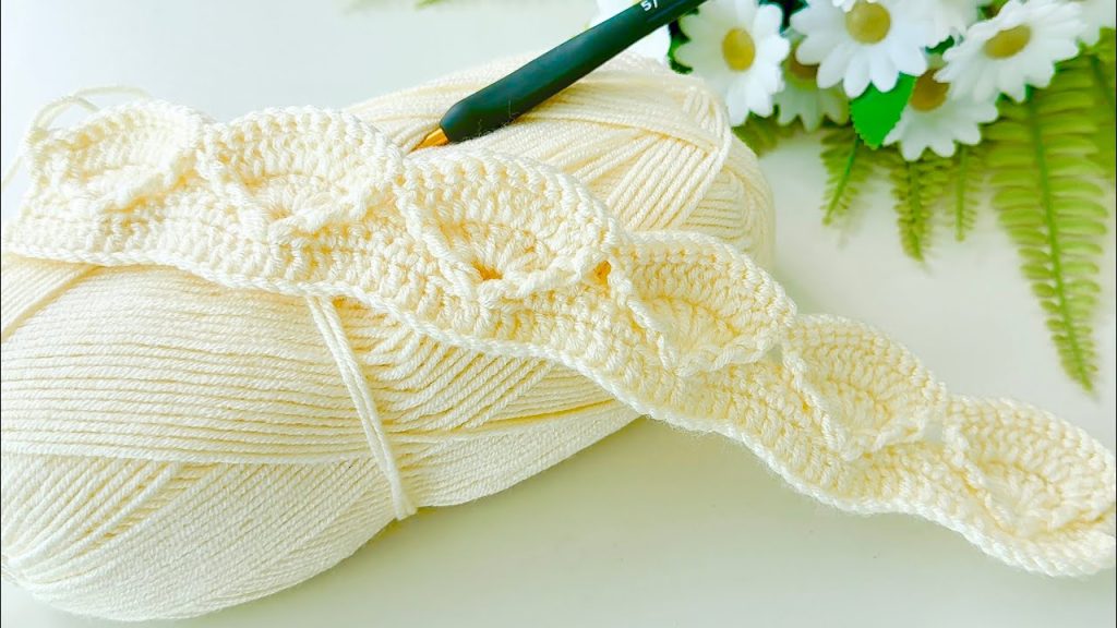 How to Crochet a Leaf Pattern for Beginners with Love
